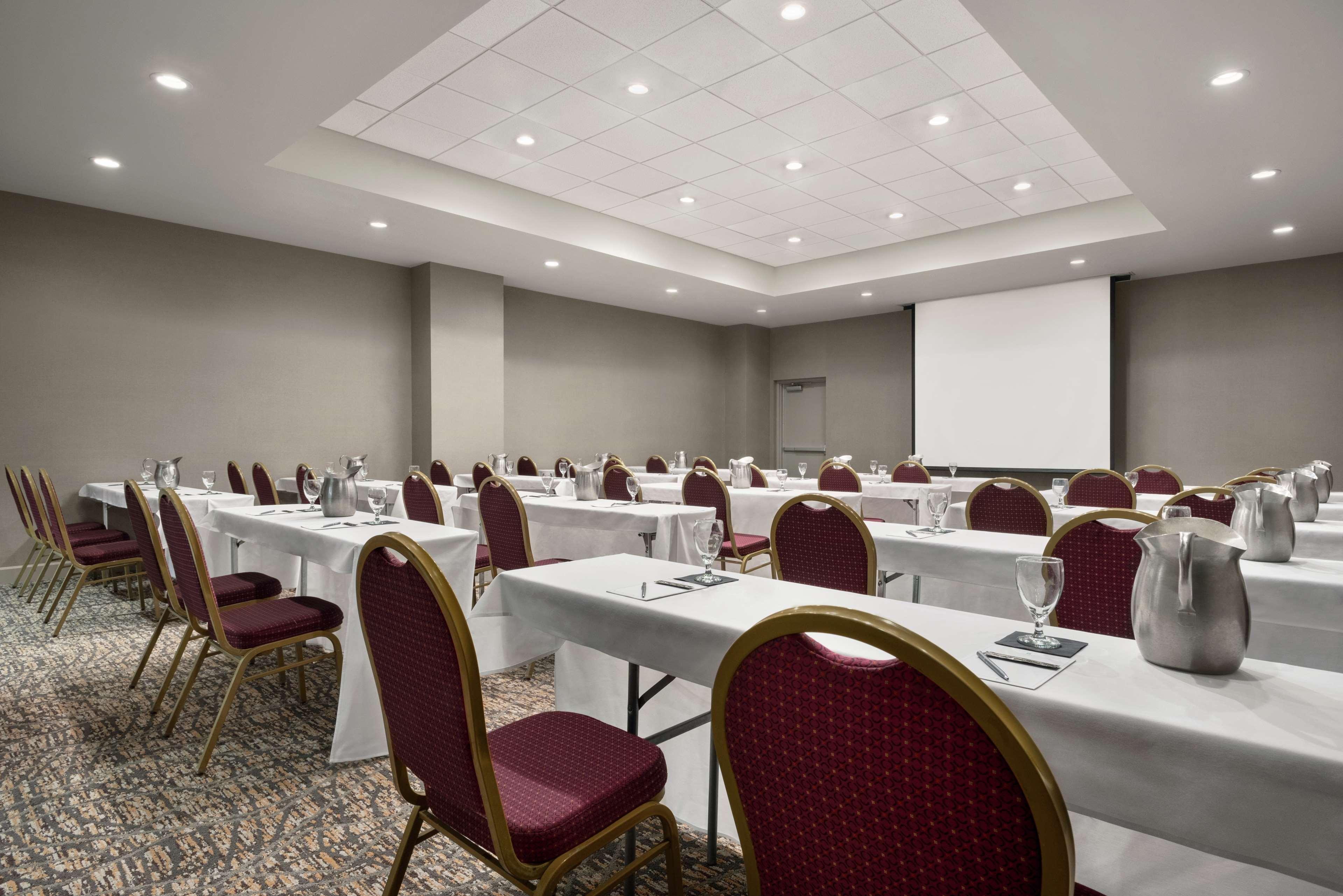 Embassy Suites By Hilton Cleveland Rockside Independence Extérieur photo