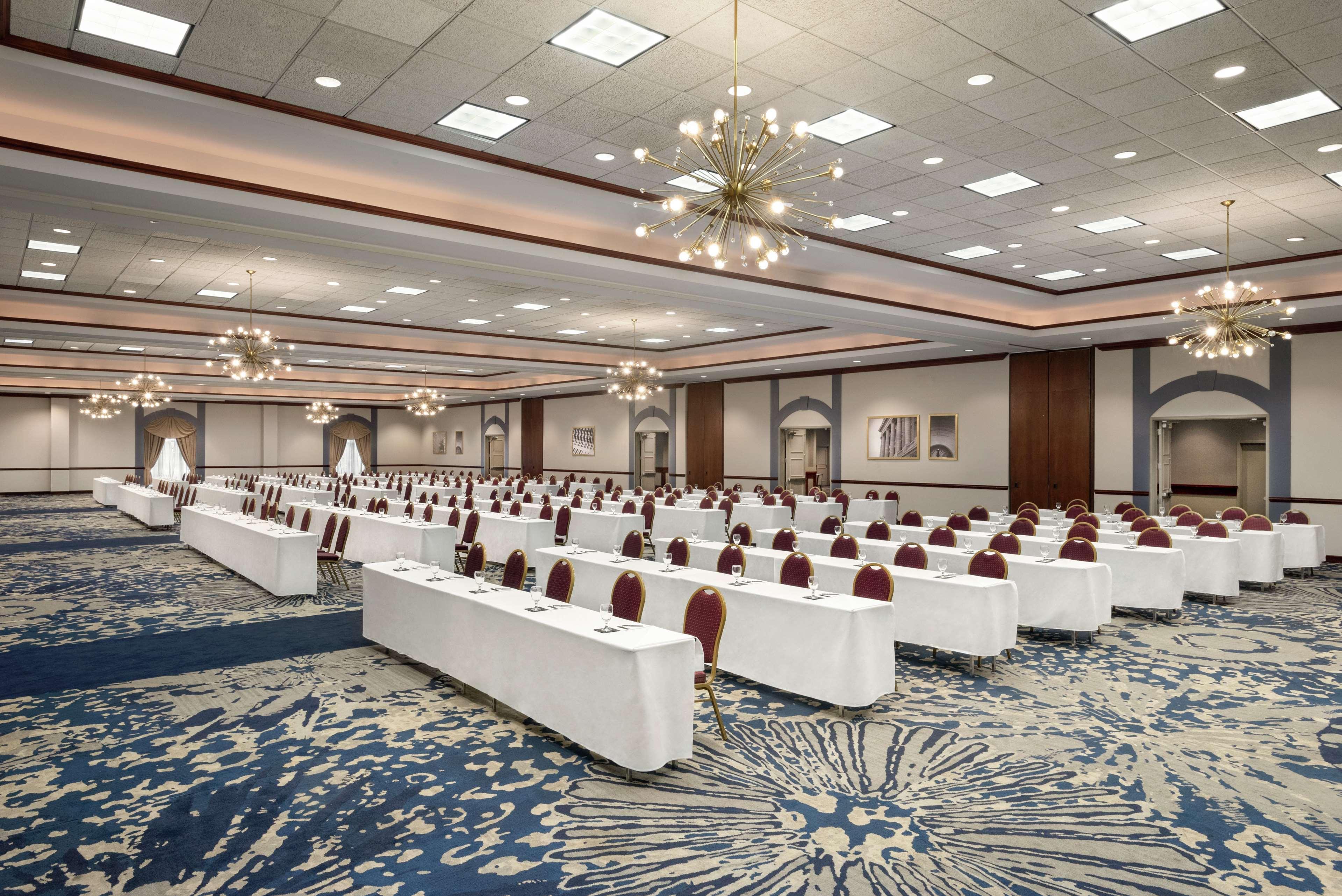 Embassy Suites By Hilton Cleveland Rockside Independence Extérieur photo