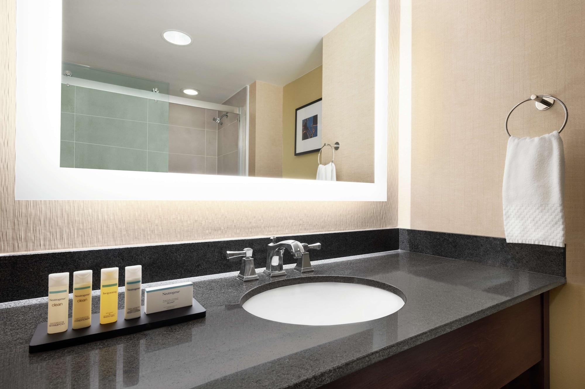Embassy Suites By Hilton Cleveland Rockside Independence Extérieur photo