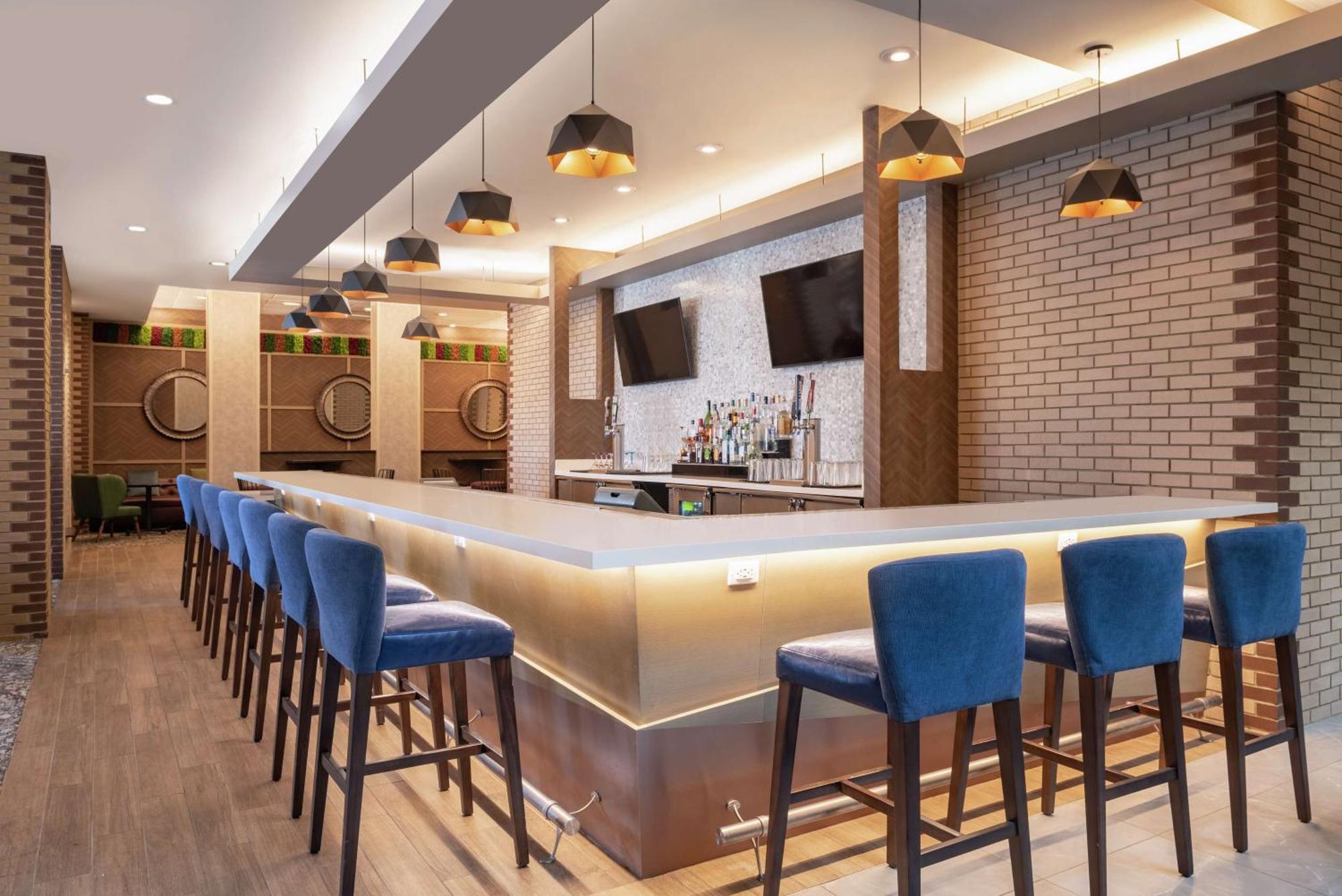 Embassy Suites By Hilton Cleveland Rockside Independence Extérieur photo